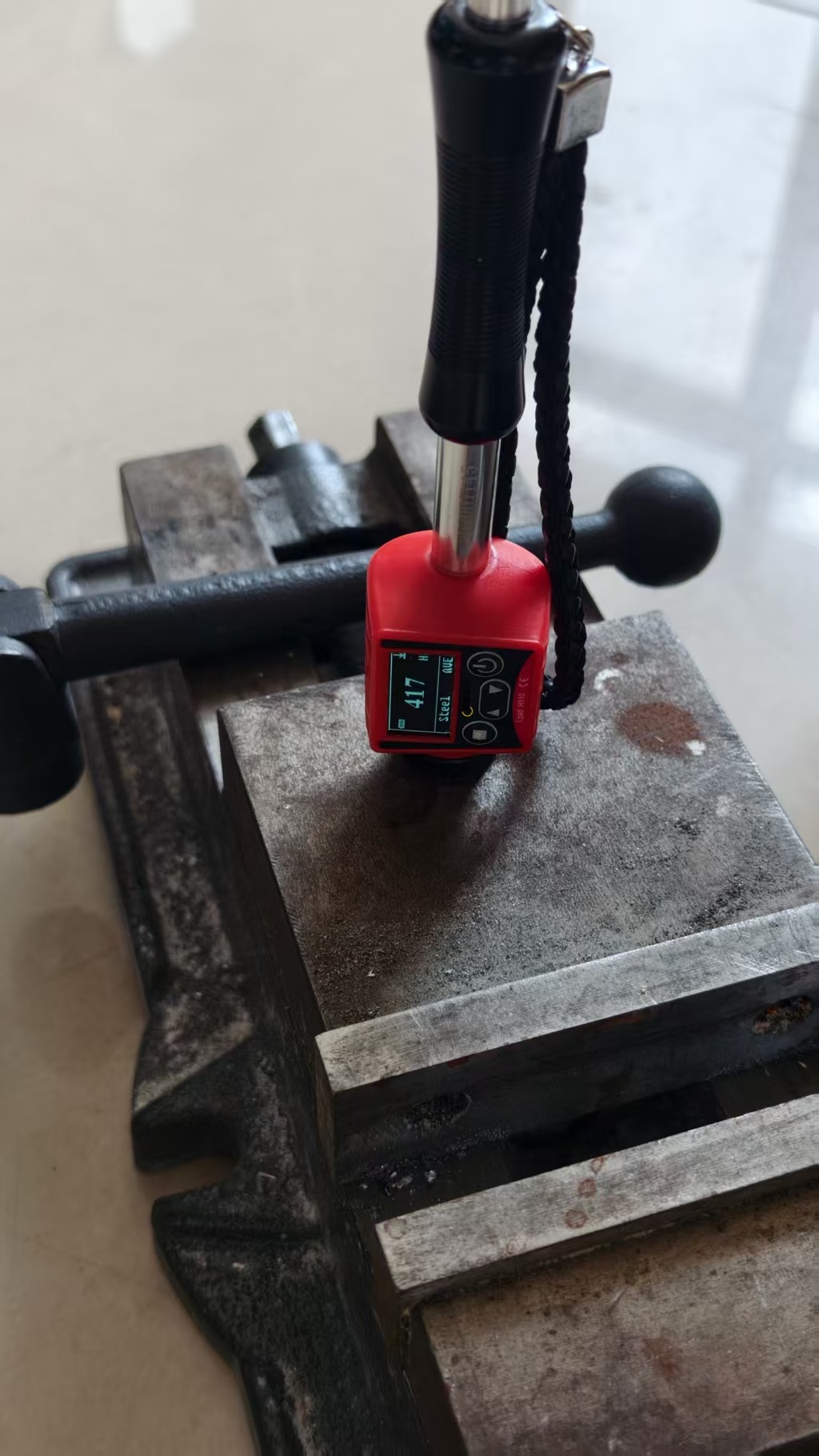 portable-leeb-hardness-tester-steel-testing..jpg portable-leeb-hardness-tester-steel-testing..jpg